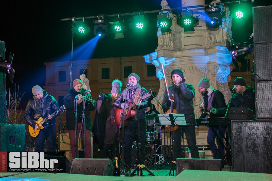 nova_godina_2016_trg_tvrdja_sib nova_godina_2016_trg_tvrdja_sib