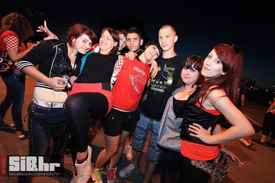 dc_party_14062012_sibhr_by_mban