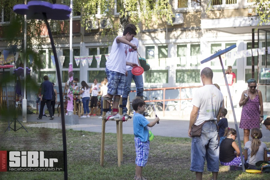 zemlja_vijenac_2015_SiBhr47