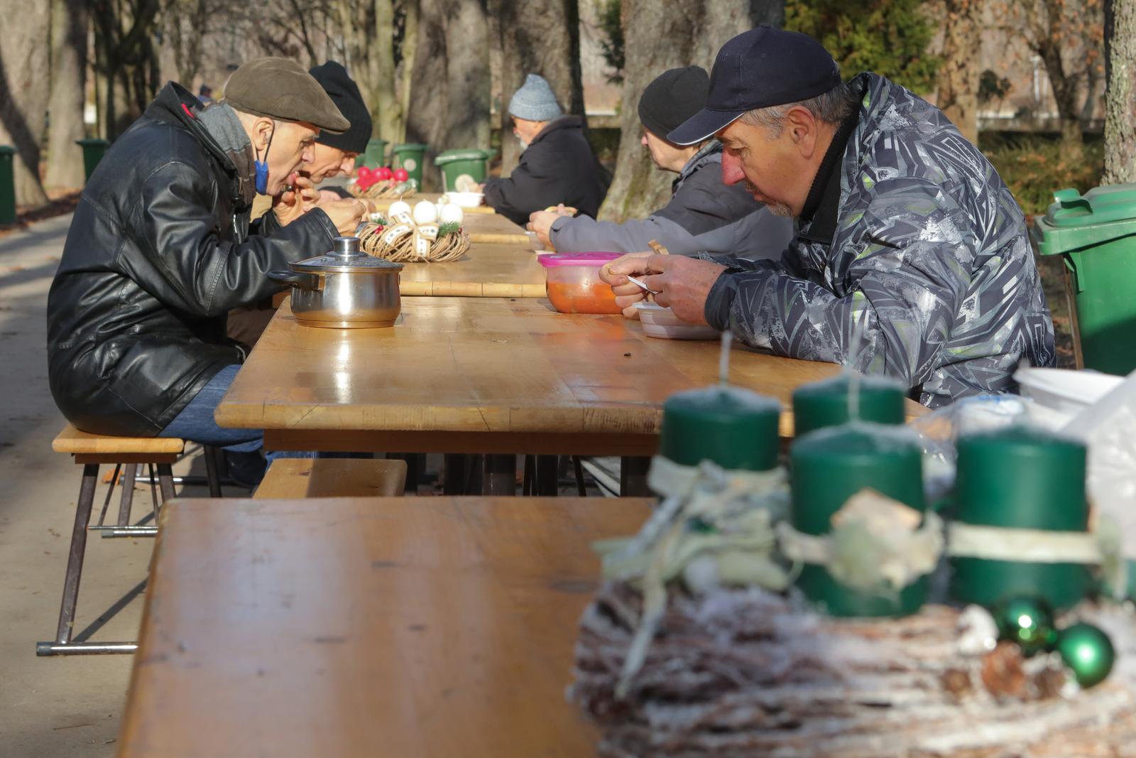 Blagdanska podjela fiša u Perivoj kralja Tomislava Blagdanska podjela fiša u Perivoj kralja Tomislava