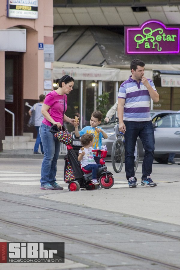 osjecani_u_setnji_gradom_52 osjecani_u_setnji_gradom_52