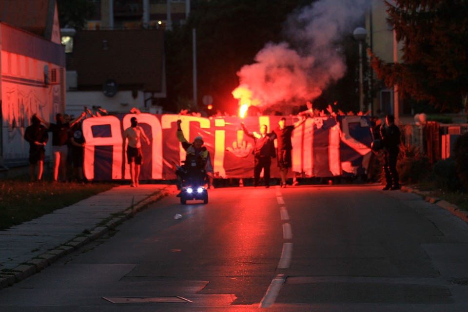 Atmosfera ispred stadiona Osijek – Lokomotiva