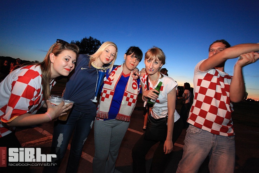 dc_party_14062012_sibhr_by_mban