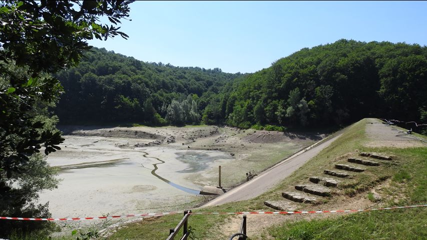 Isušeno jezero Petnja