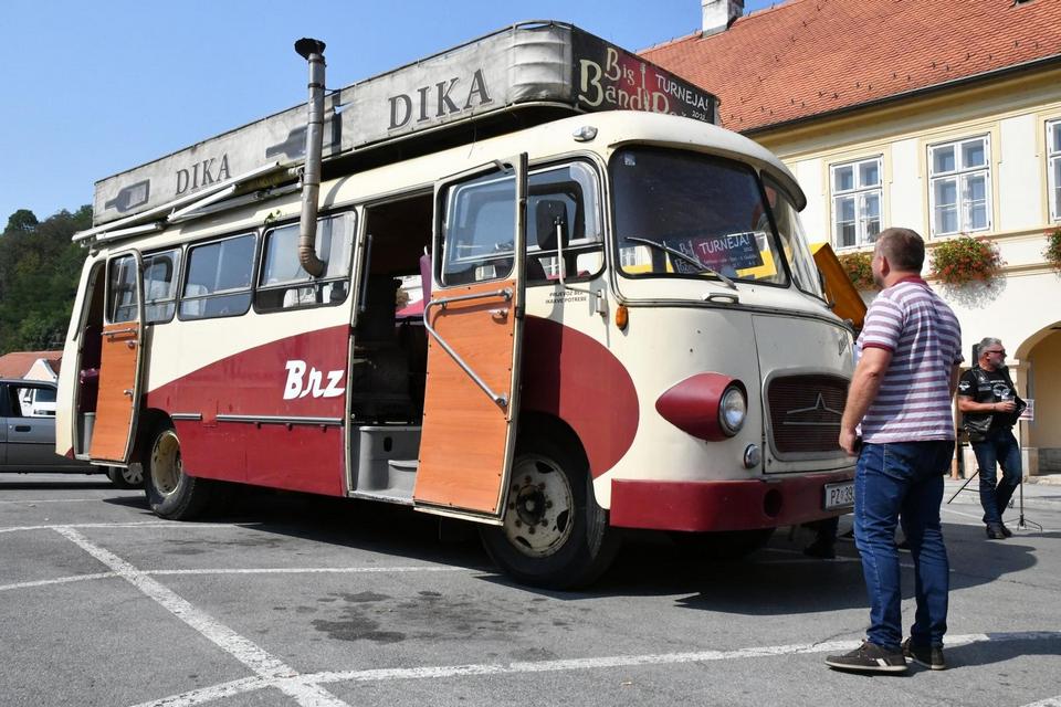 Požega: 7. Međunarodni oldtimer susret “Trophy Zlatnom dolinom 2019.” Požega: 7. Međunarodni oldtimer susret “Trophy Zlatnom dolinom 2019.”