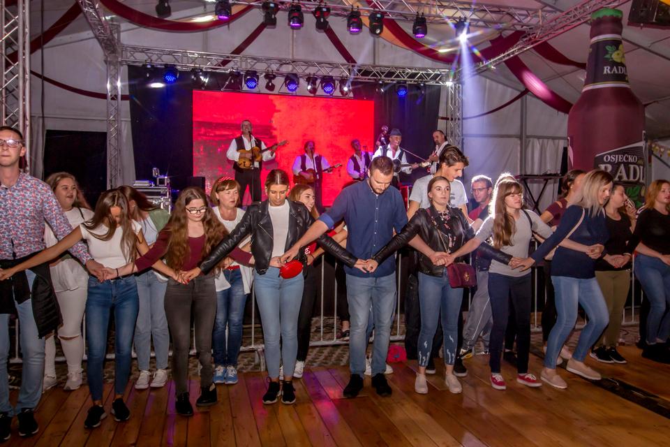 Dani prvog hrvatskog piva 2019. – Slavonske lole, 8. rujna Dani prvog hrvatskog piva 2019. – Slavonske lole, 8. rujna