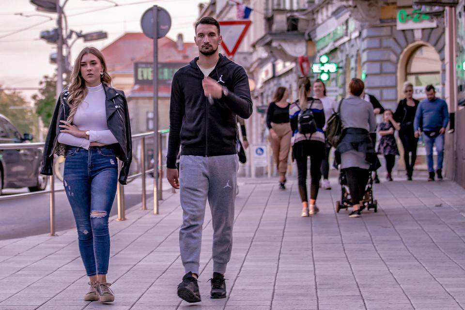 Legice i lege u nedjeljnoj šetnji Legice i lege u nedjeljnoj šetnji