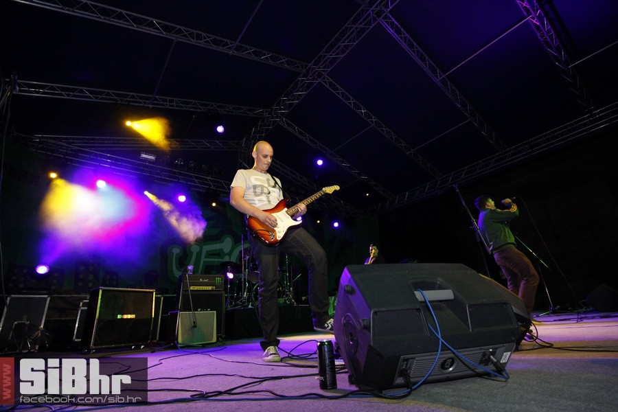 ufo_brkovi_zoran_20 ufo_brkovi_zoran_20