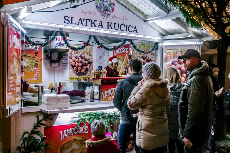 Mia Dimšić rasplesale svoje Osječane na Adventu u Tvrđi