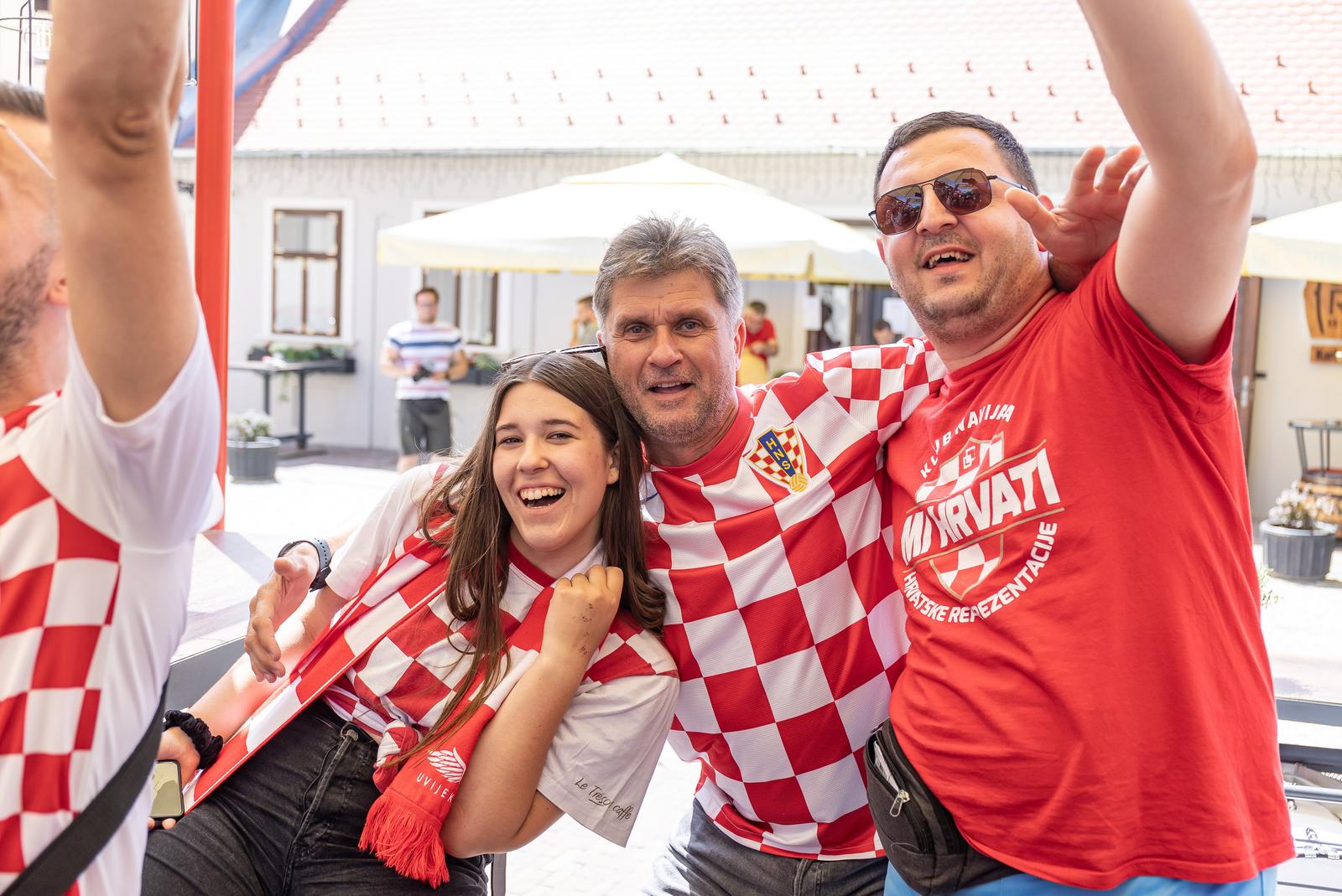 Navijači uživaju u Osijeku