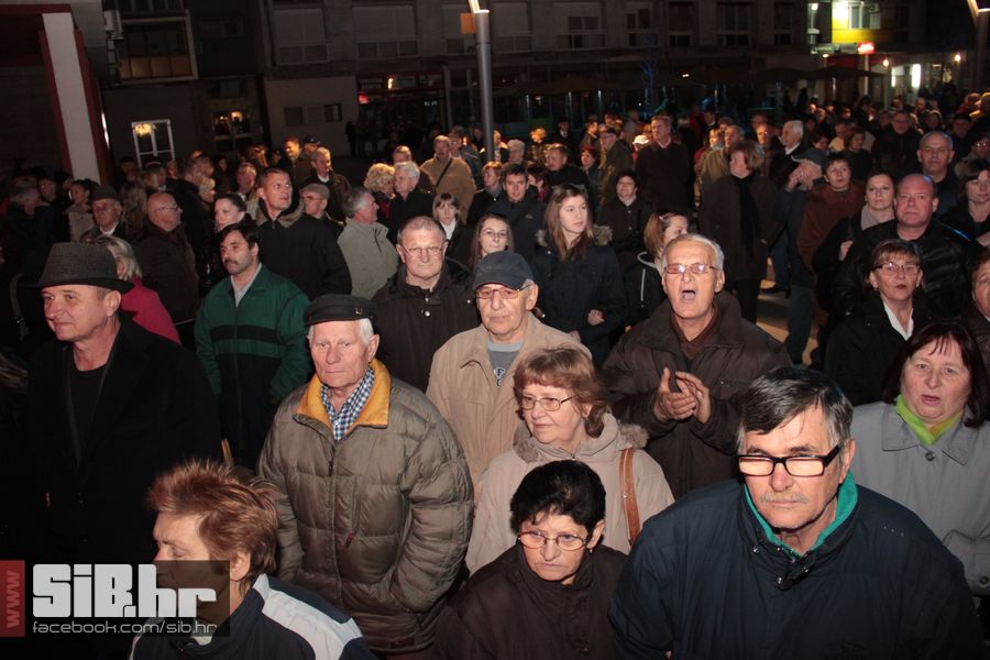 SvecanoOtvorenTrgSlobode_SiBhr_