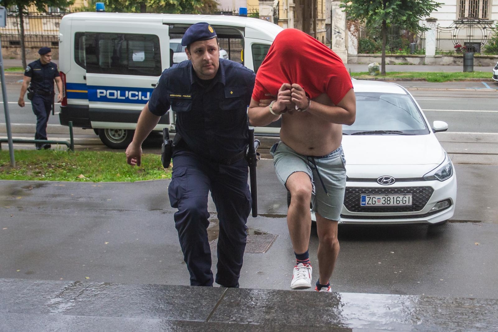 Privođenje dilera na Županijski sud u Osijeku