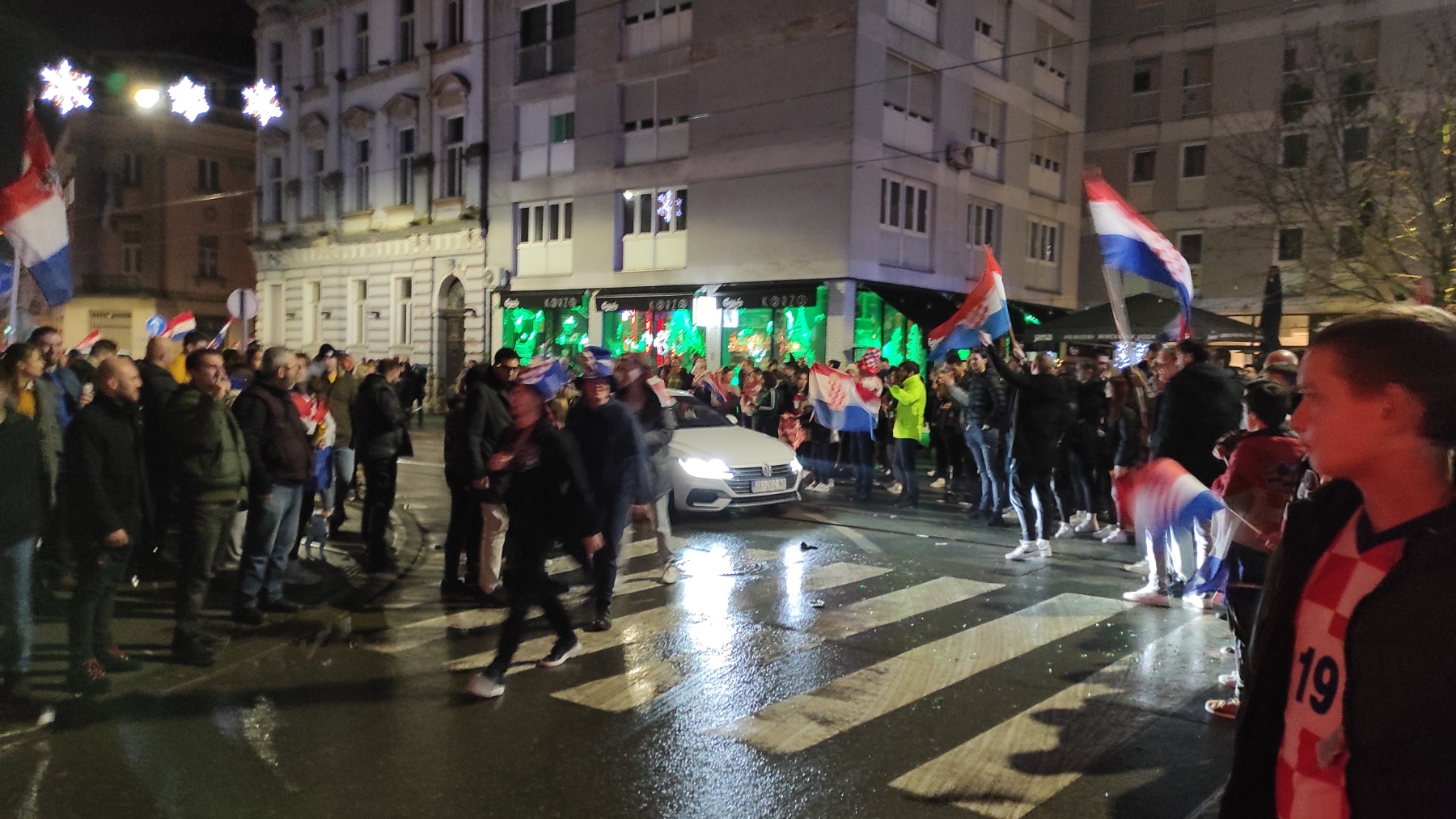 Slavlje nakon pobjede Hrvatske
