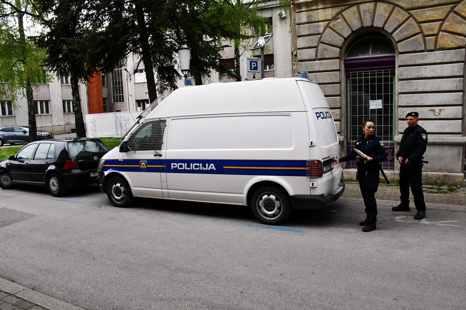 Priveden mladić koji je na smrt pretukao prijatelja