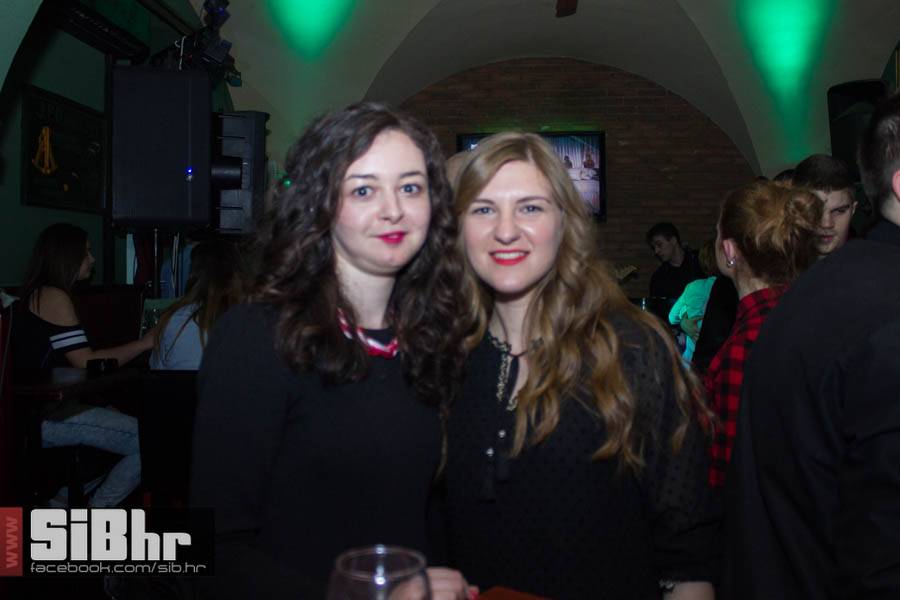 fort_pub_12