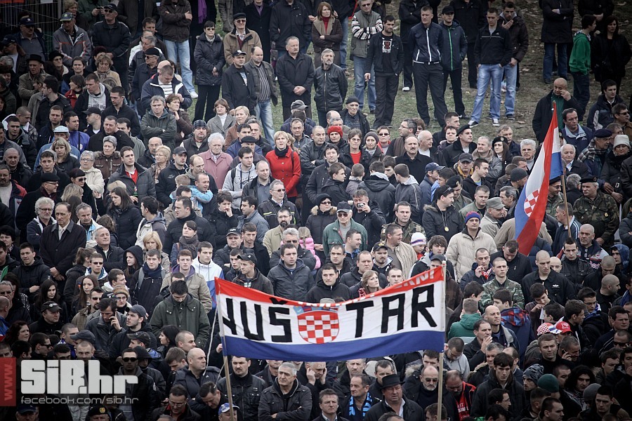 vukovar_prosvjed_protiv_cirilic