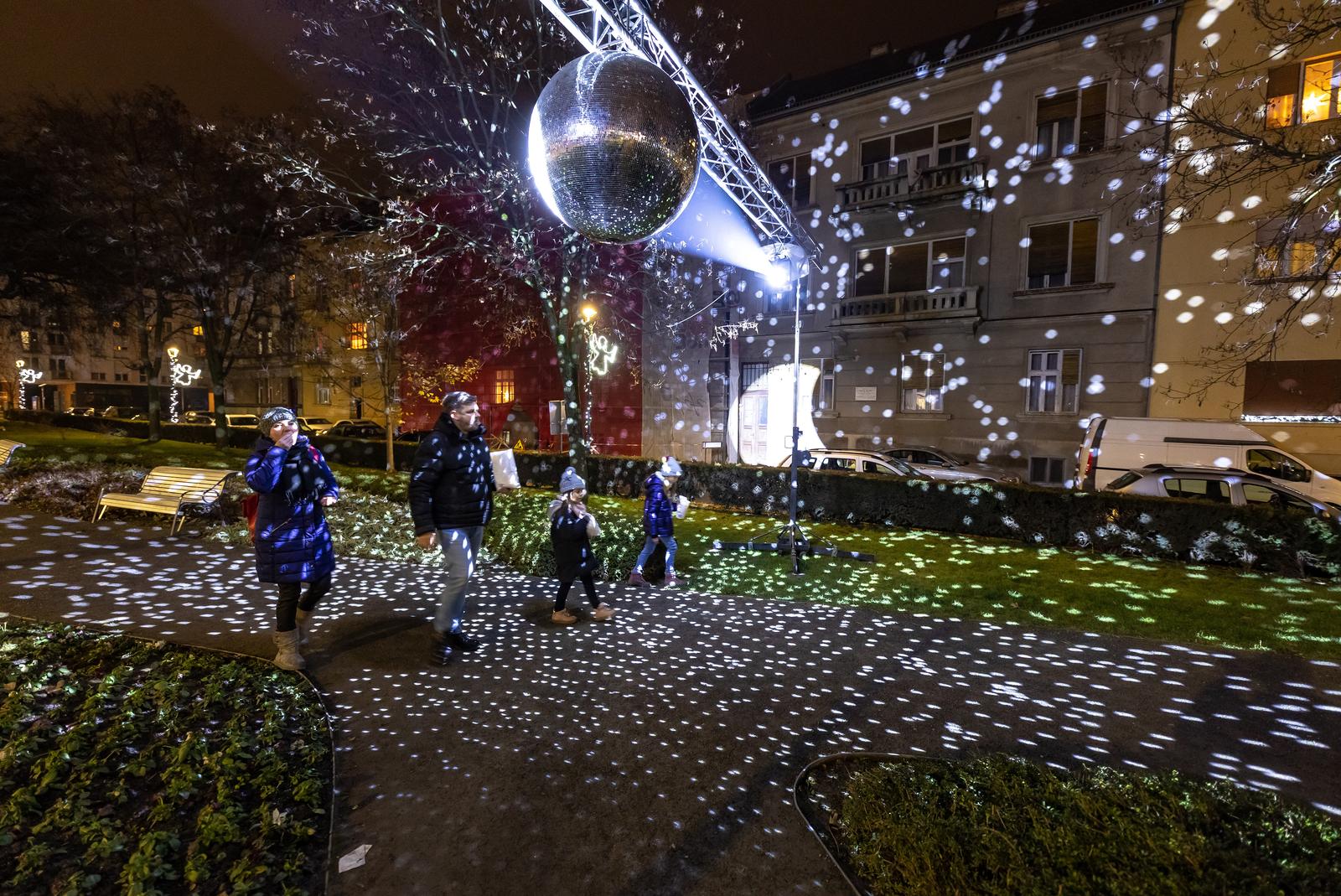 Advent u Osijeku ove godine još sjajniji i čarobniji