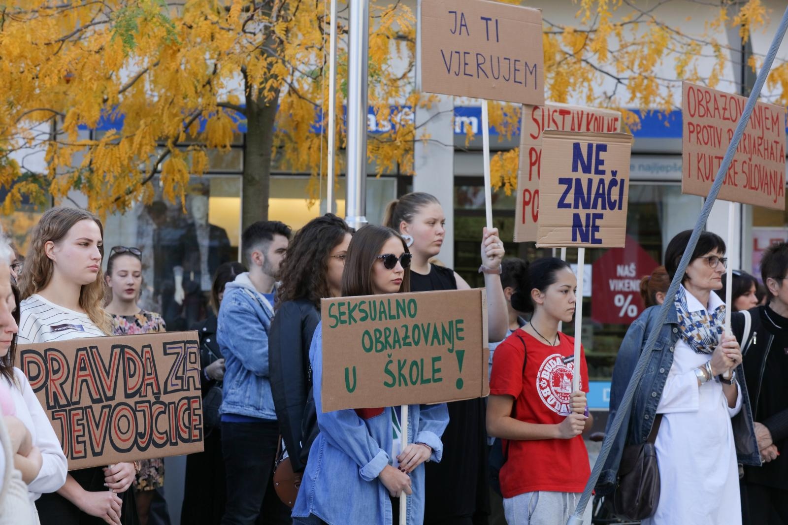 U Osijeku održan prosvjed “Pravda za djevojčice”