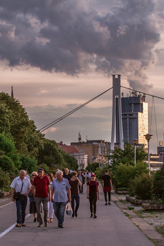 Osječani iskoristili lijepo vrijeme i neradni dan za uživanje na otvorenom