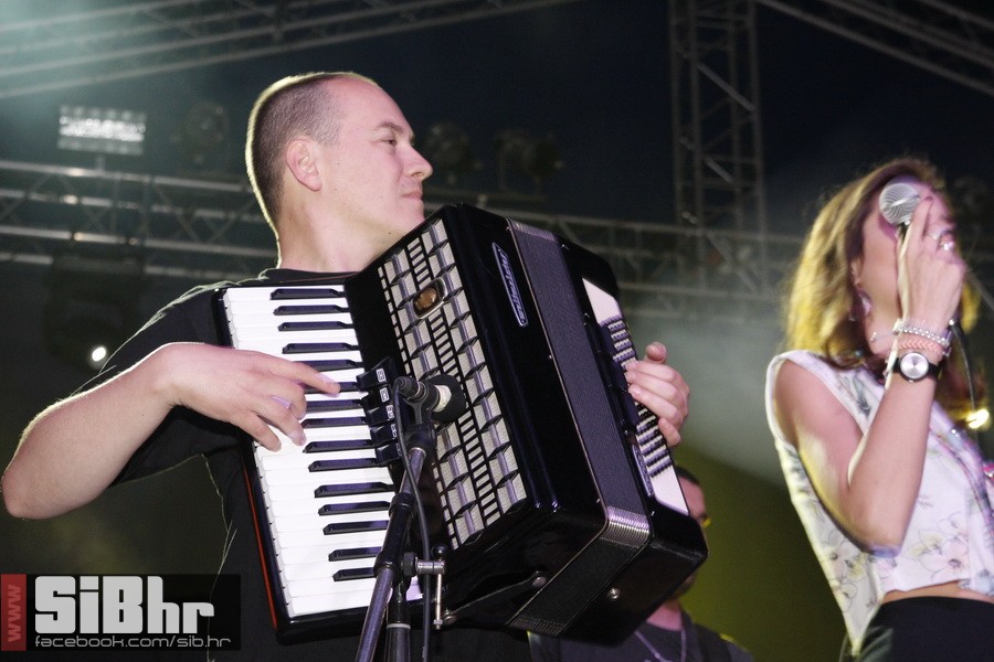 dubioza_sars_2014_zoran_bastion dubioza_sars_2014_zoran_bastion