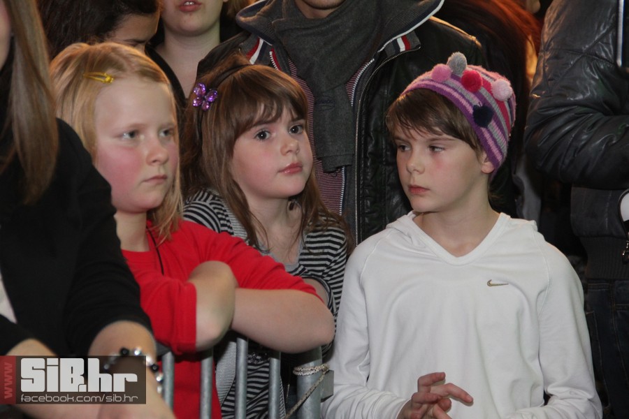 Colonia_AvenueMall_SiBhr_50 Colonia_AvenueMall_SiBhr_50