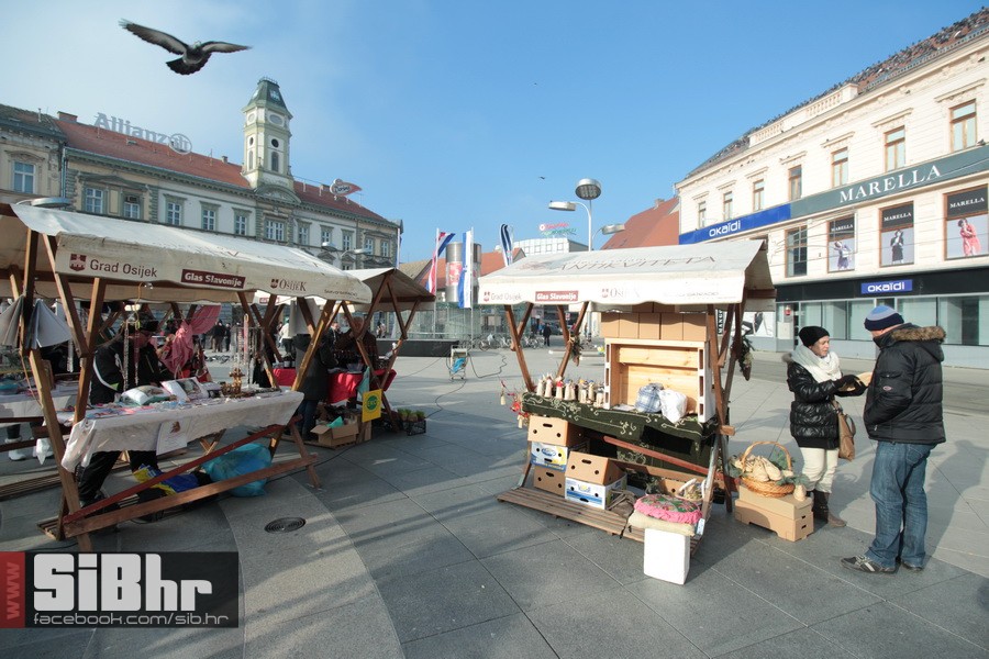 adventski_sajam_trg_ante_starce