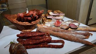 suhomesnato kobasice slanina