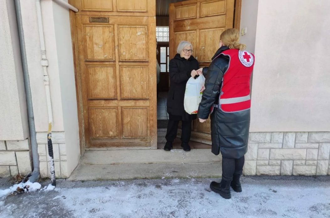 crveni križ pomoć3