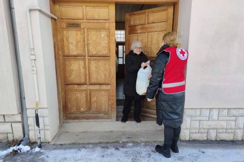 crveni križ pomoć3 crveni križ pomoć3