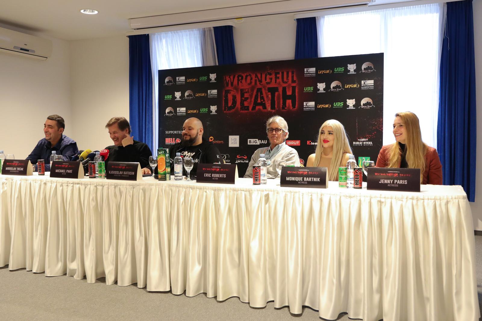 Konferencija za novinare povodom snimanja filma Wrongful Death u Belom Manastiru Konferencija za novinare povodom snimanja filma Wrongful Death u Belom Manastiru