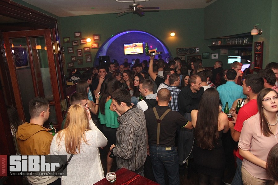 2014_10_12_fortpub_osijek_night