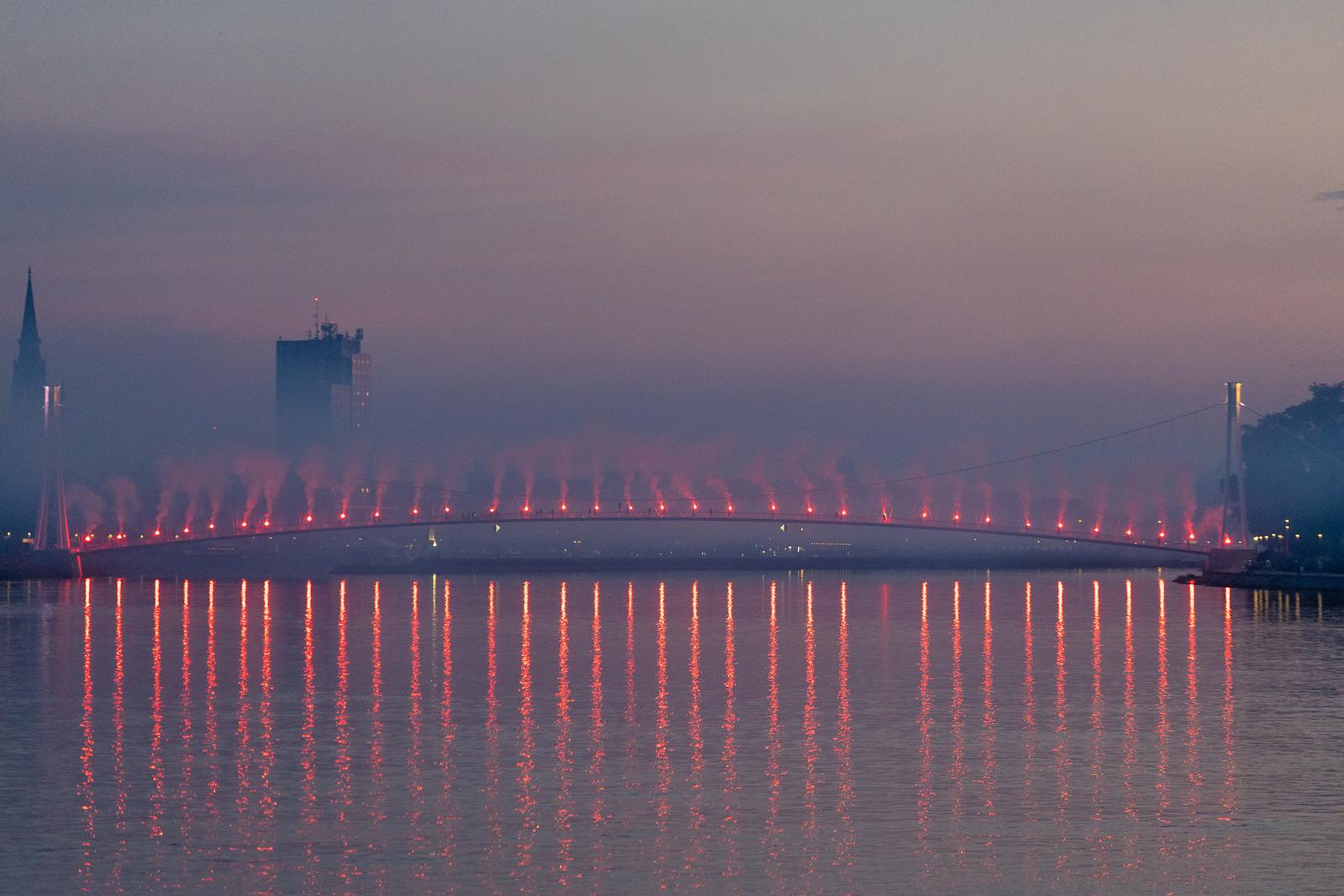 Svečanim mimohodom i bakljadom obilježen Dan osječkih banitelja Svečanim mimohodom i bakljadom obilježen Dan osječkih banitelja