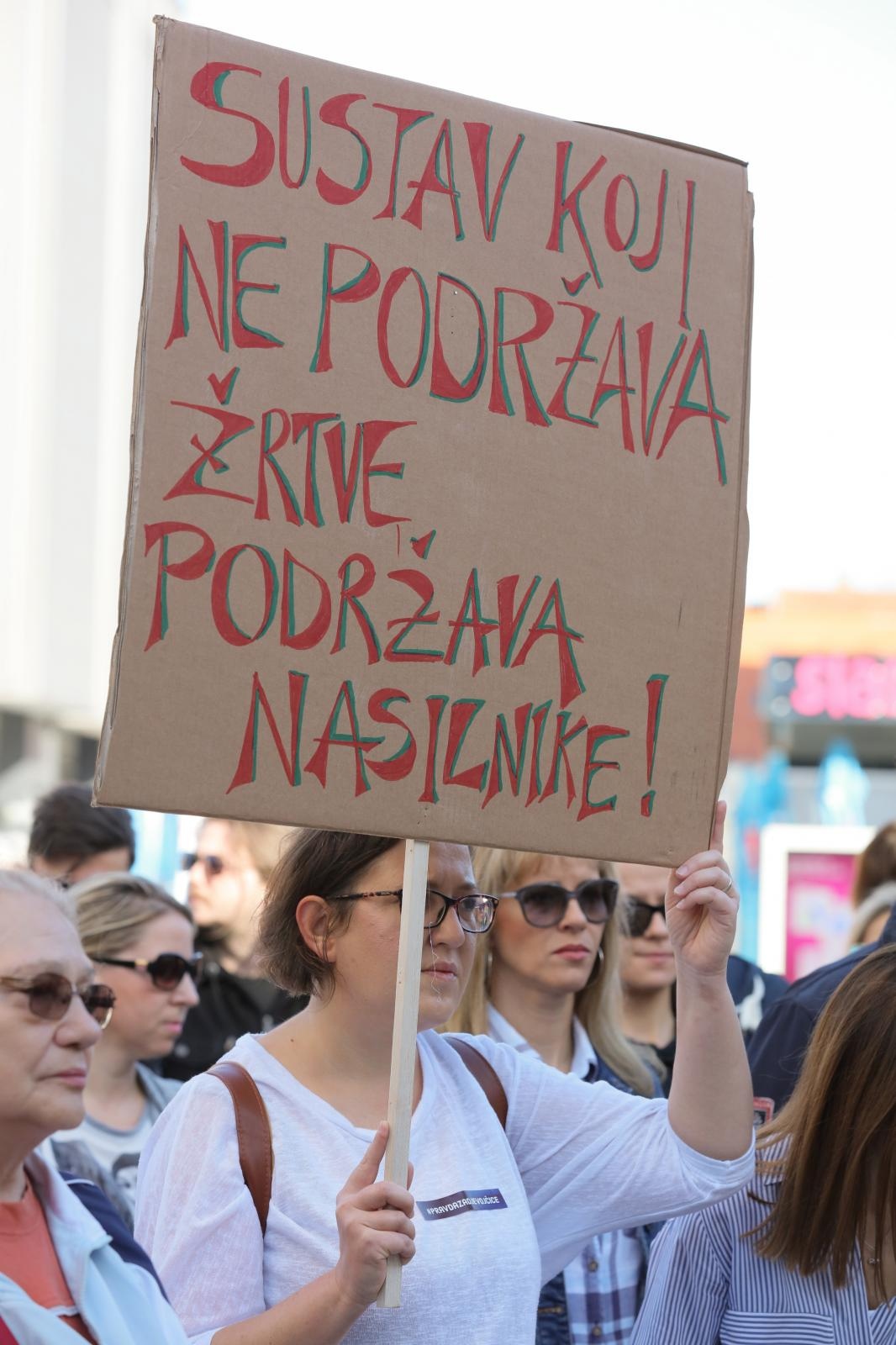 U Osijeku održan prosvjed “Pravda za djevojčice”