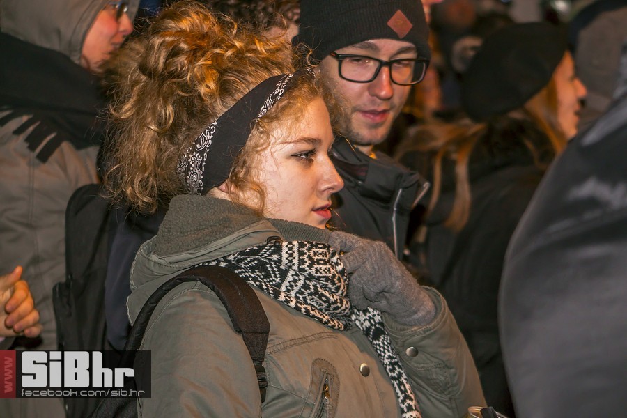 Advent_u_parku_koncert_Vatra_Si