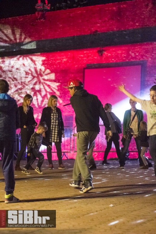 transgeneracijski_party_tvrdja_