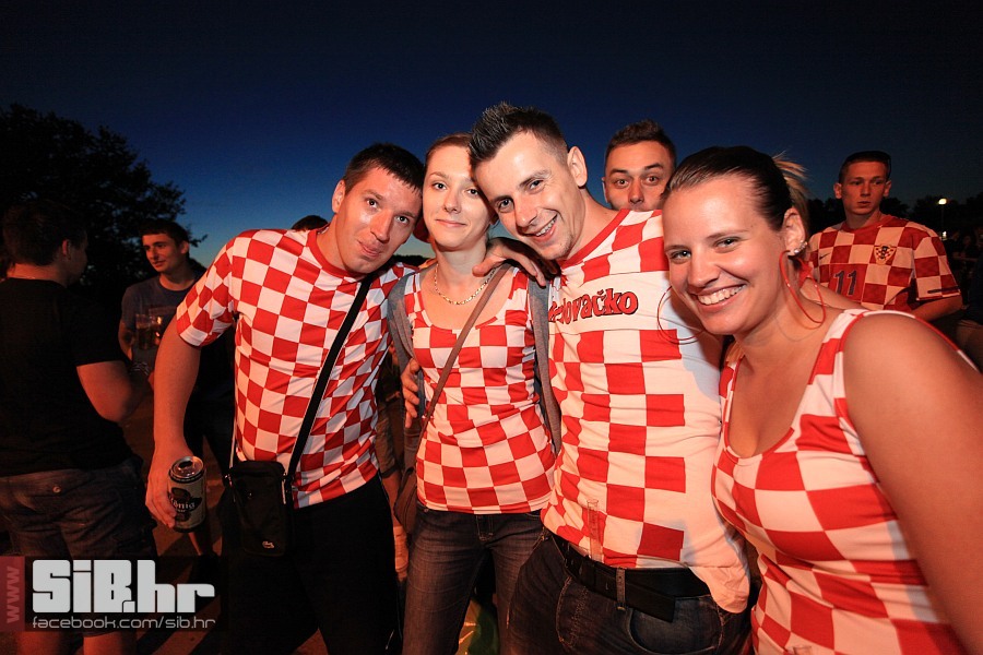 dc_party_14062012_sibhr_by_mban