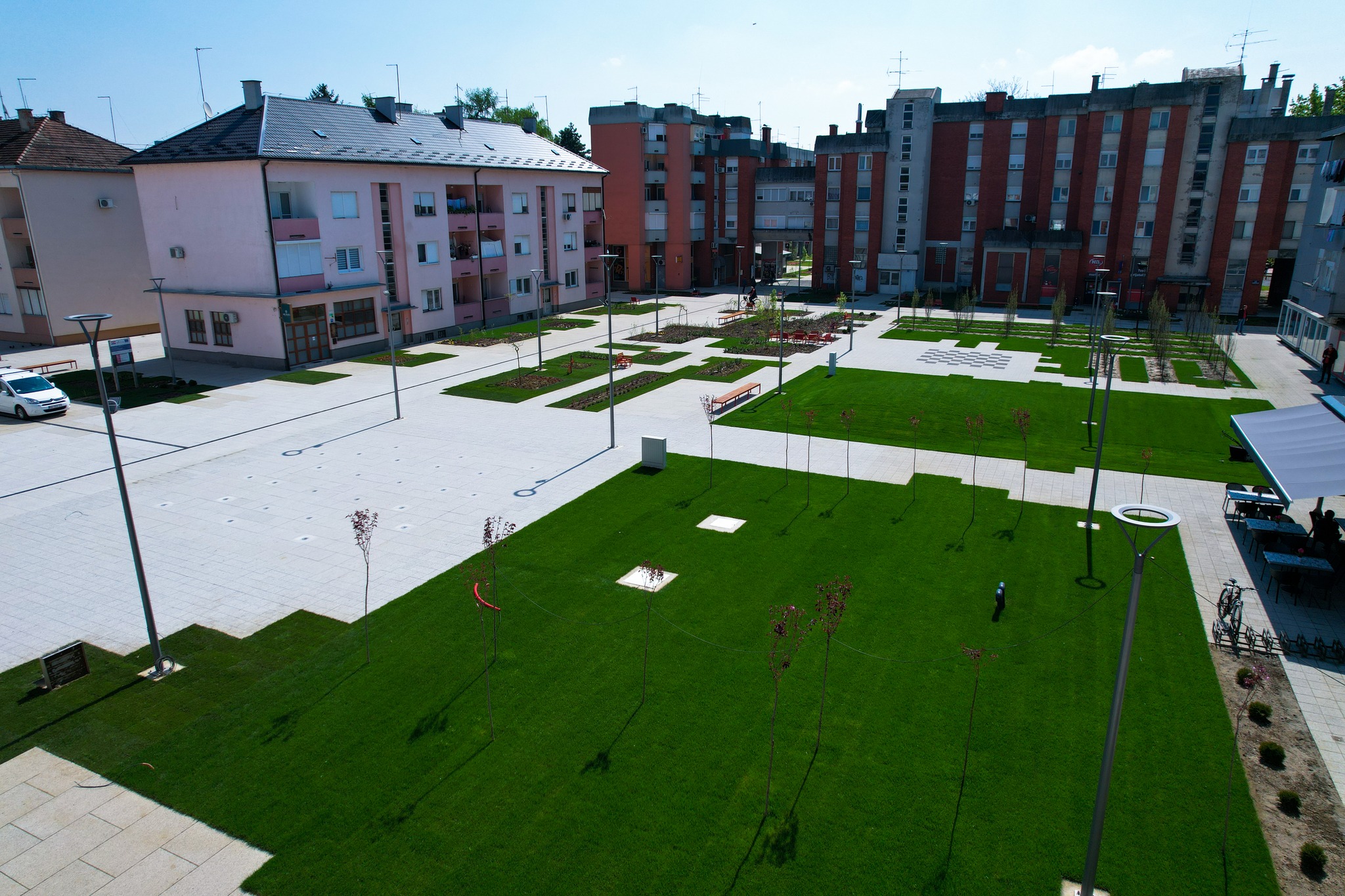 Novi trg u Belišću, travanj 2024. Novi trg u Belišću, travanj 2024.