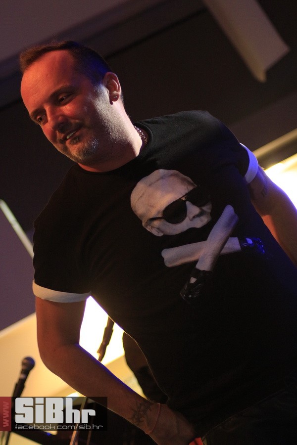 tony_am_SiB_hr_66