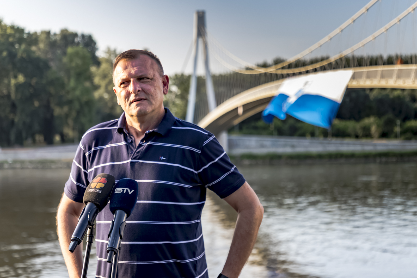 Zastava NK Osijek na mostu Zastava NK Osijek na mostu