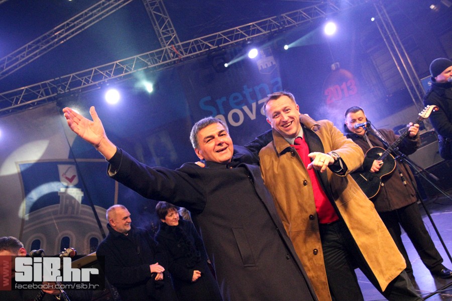 novagtrgkinolumiermediumlotus11 novagtrgkinolumiermediumlotus11