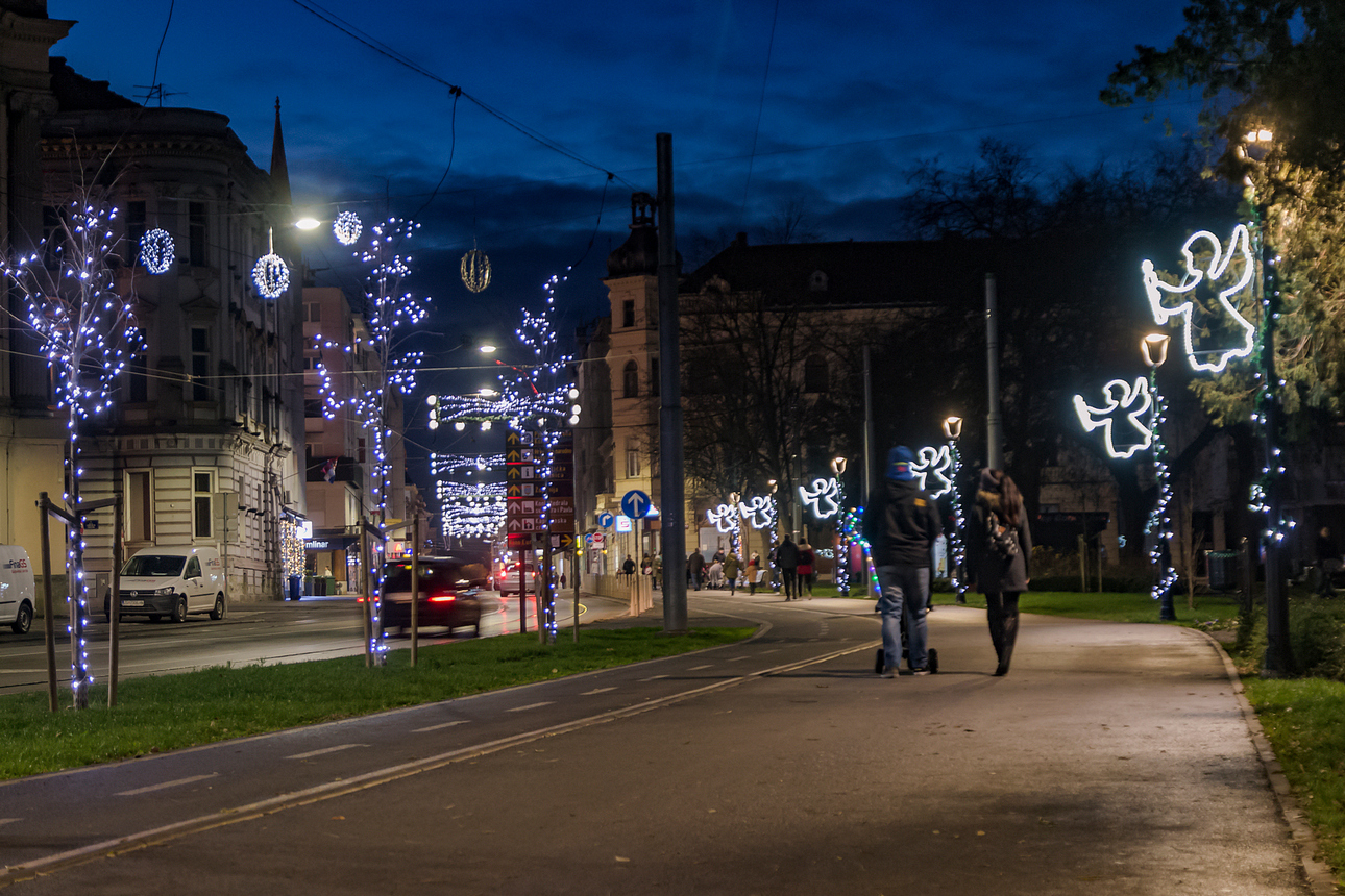 Šetnja Osijekom u subotnje poslijepodne Šetnja Osijekom u subotnje poslijepodne