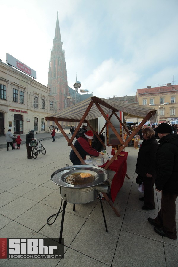 adventski_sajam_trg_ante_starce