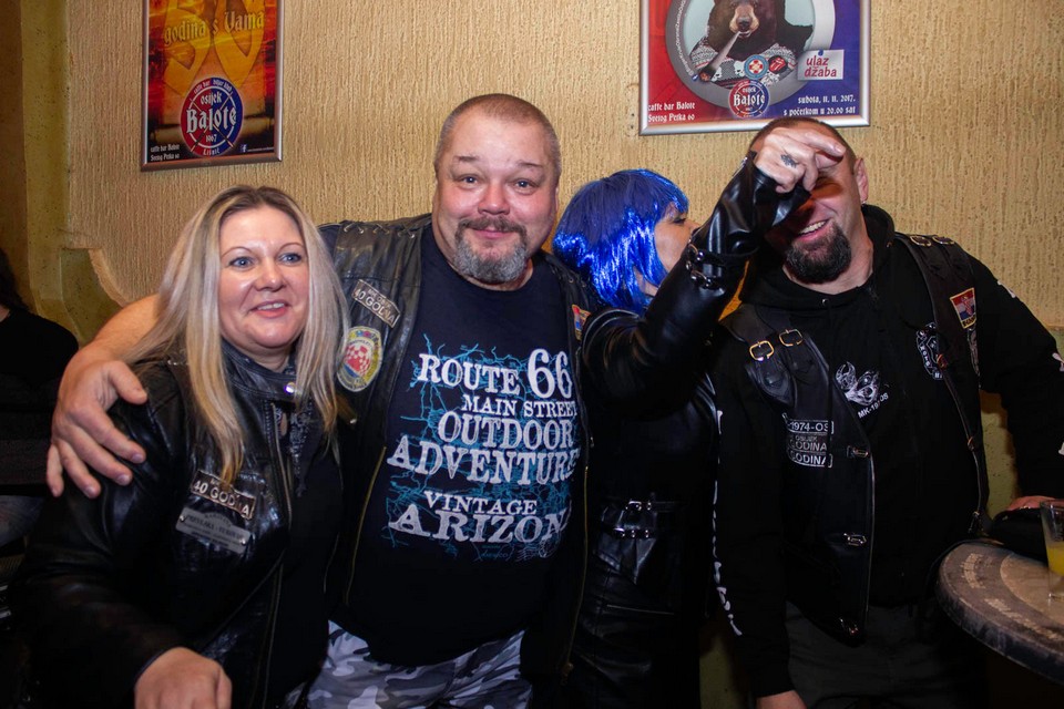 Motoristi partyjali u Balotama uz svirku uživo grupe Lucky day