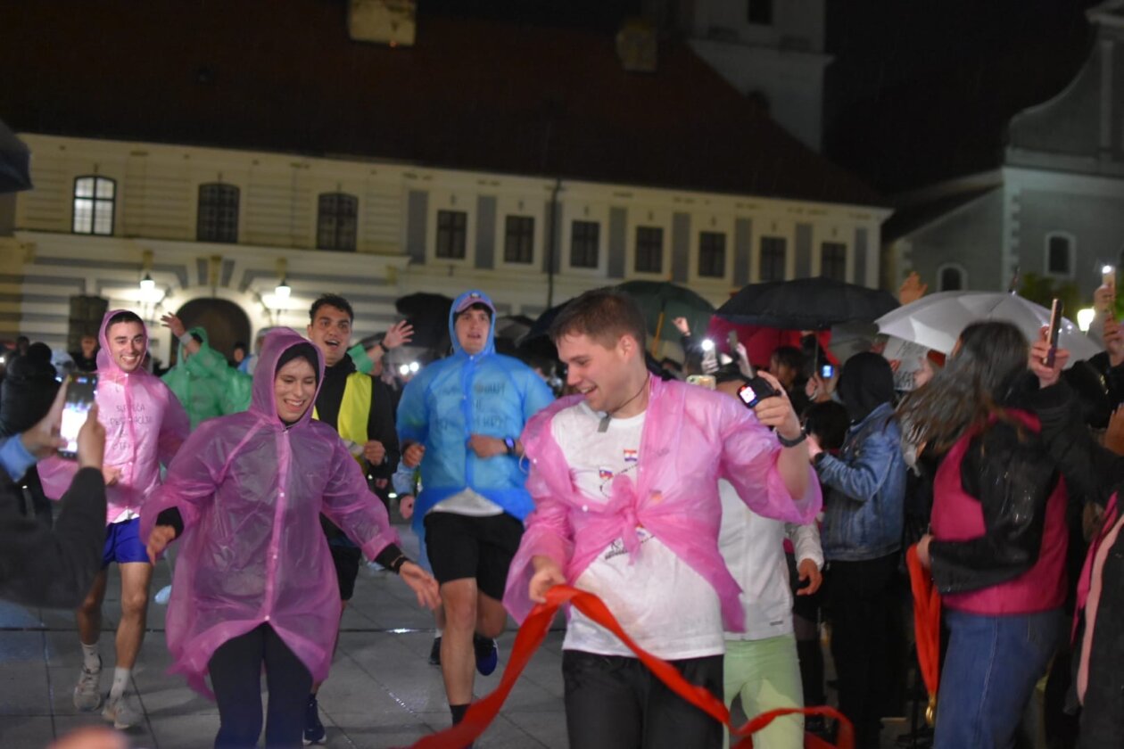 d6df14a9-0130-4ee2-9827-566554872be7 d6df14a9-0130-4ee2-9827-566554872be7