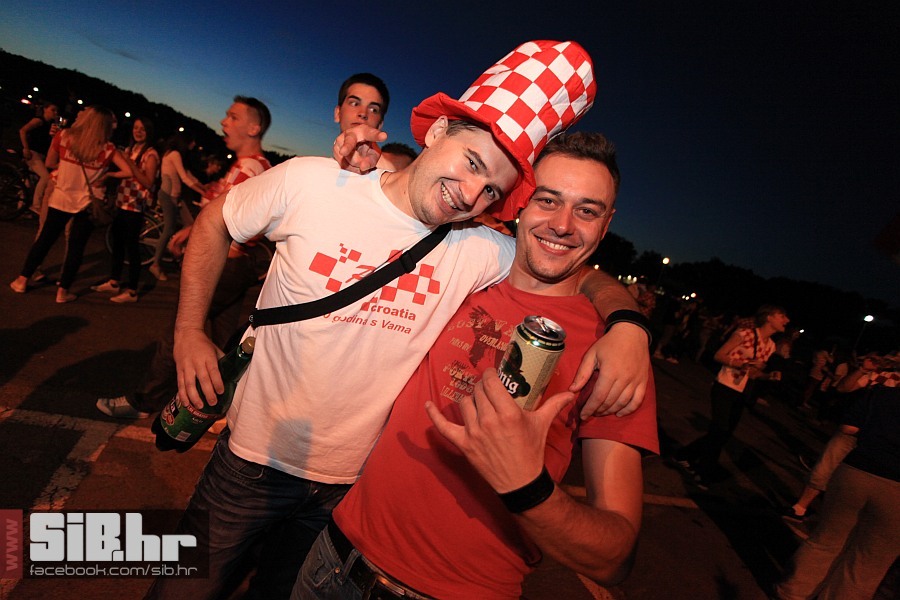 dc_party_14062012_sibhr_by_mban
