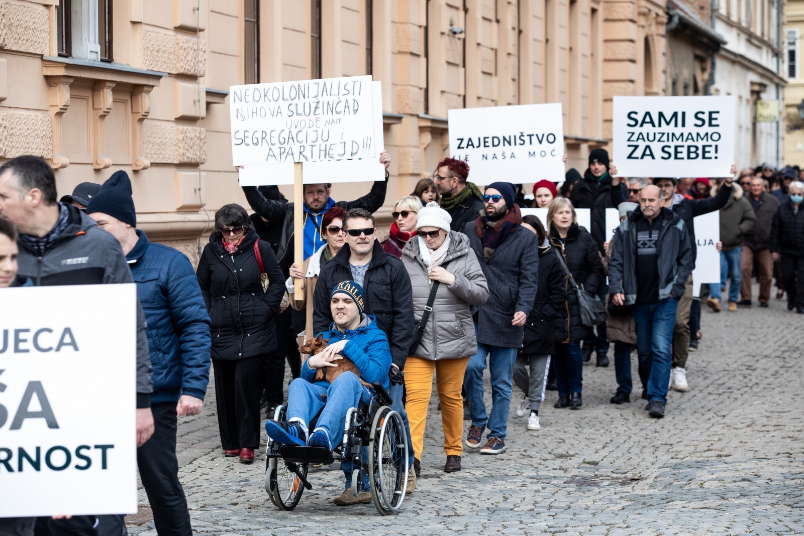 Kroz Osijek prošla povorka slobode – povorka protiv ograničavanja zbog koronavirusa
