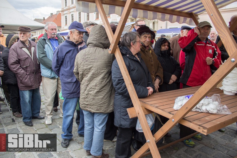veliki_petak_podjela_fisa_osije