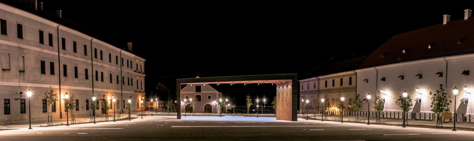 Pogledajte kako izgleda Trg Vatroslava Lisinskog po noći