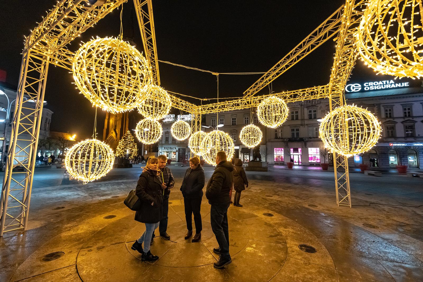 Advent u Osijeku ove godine još sjajniji i čarobniji
