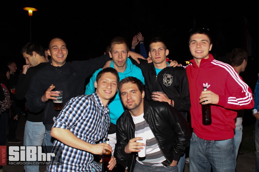 dc_party_2706_SiBhr_39 dc_party_2706_SiBhr_39